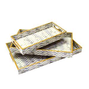 Juego de 3 bandejas de servir cuadradas de madera ecológica Tranquil Square de la mejor calidad india, en blanco y dorado, para el hogar, hoteles y cenas. - Product Image 1