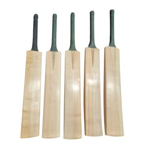 Batte de cricket en saule anglais pur sur mesure, équipement professionnel / Bateaux de cricket légers en saule anglais - Product Image 1