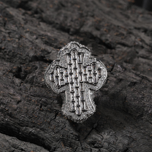 Anillo de oro con cruz de moissanita estilo hip hop, con incrustaciones de piedras baguette, banda ancha, de lujo, para hombre y mujer, llamativo, a la moda. - Product Image 3