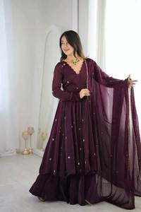 Elegante Vestido Anarkali de Seda con Conjunto de Dupatta y Bordado de Lentejuelas, Estilo Bollywood, Largo hasta el Suelo, para Ocasiones Festivas - Product Image 3