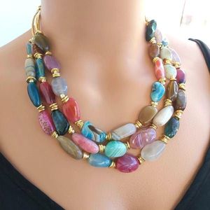 สร้อยคอเรซิ่นสวยงามสำหรับใส่ทุกวัน สร้อยคอจี้เรซิ่นดีไซน์ไม่ซ้ำใครพร้อมเกล็ดทอง สร้อยคอเรซิ่นแฮนด์เมดสไตล์สวยงาม - Product Image 2