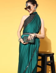 Sari KV para Mujer en Georgette Verde Azulado con Cinturón Adornado y Blusa sin Coser - Product Image 1