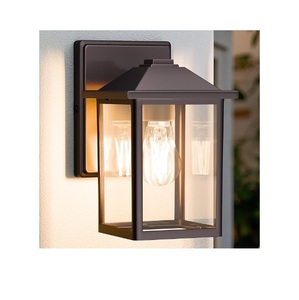 Lámpara de Pared Metálica Rectangular de Alta Calidad con Pantalla de Vidrio Transparente, Decorativa para Jardín - Product Image 4