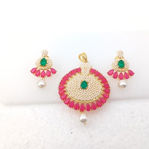 Conjunto de Collar con Colgante de Perla, Esmeralda y Rubí, Chapado en Oro, Joyería de Boda, Collar y Aretes de Novia Indios - Product Image 2