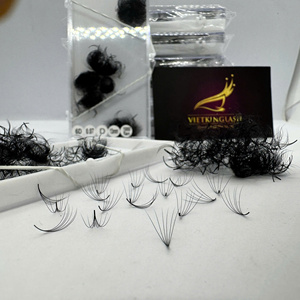 Extensiones de Pestañas de Volumen Preformadas 6D 0.07 13mm, PBT Coreano, Color Negro Mate, Curvatura CC, Ultra Rápidas - Product Image 3