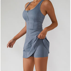 Conjunto de Vestido y Pantalones Cortos de Tenis para Mujer, Tallas Grandes, con Logotipo Personalizado, Transpirable, Absorbe la Humedad, Protección UV, 100% Poliéster - Product Image 1