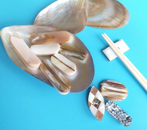 ที่ใส่ตะเกียบของแม่มุกเปลือกหอยธรรมชาติทำด้วยมือจากเวียดนามที่วางช้อนส้อมใช้ตกแต่งโต๊ะรับประทานอาหาร - Product Image 3