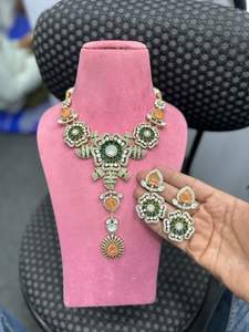 Conjunto de collar Fusion de última moda y calidad premium para mujer, diseño hermoso, acabado de lujo, perfecto para fiestas y bodas. - Product Image 2