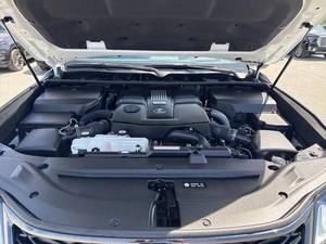LX 600 F 2023 Usado, SUV de Lujo de Tamaño Grande (Paquete Deportivo) - Product Image 2