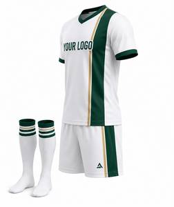 Tenue de football personnalisée pour club – Motifs d'équipe audacieux, détails de maillot personnalisés, short léger et respirant 100 % polyester pour - Product Image 4