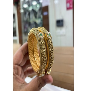 Hermosas pulseras de moda de dos piezas, chapadas en oro y con moissanita de calidad premium, para mujeres, colección para bodas. - Product Image 1