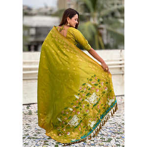 Sari en soie Pichwai tissé avec des fils verts Zari, robe de soirée élégante - Product Image 4