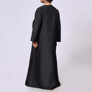 เสื้อคลุมโทบแบบพรีเมียมสำหรับผู้ชาย สไตล์ดูไบ แขนยาว สีดำ เสื้อผ้ามุสลิมแบบดั้งเดิม ทำจากผ้าโพลีเอสเตอร์ - Product Image 4