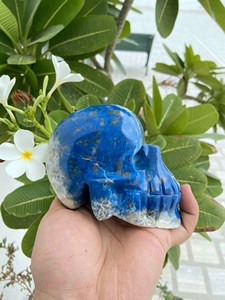 Calavera de Lapislázuli Natural Tallada a Mano |   Escultura de Calavera de Cristal con Gema Azul |   Proveedor Mayorista de Decoración Gótica para el Hogar - Product Image 4