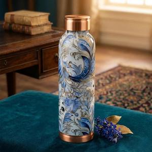 Bouteille d'eau en cuivre imprimée motif floral vague bleue, design or blanc, motif artistique, bouchon anti-fuite, bouteille réutilisable - Product Image 2