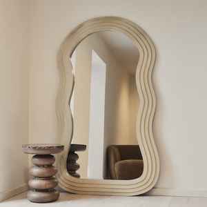 Miroir sur pied bohème multicouche fait main en bois organique avec cadre sculptural, miroir pleine longueur pour décoration moderne de salon - Product Image 1