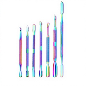 Poussoir à cuticules en acier à double tête pour l'art des ongles Outil de manucure écologique pour usage domestique et concept de beauté pour éliminer les peaux mortes - Product Image 2