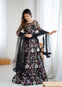 ชุดเสื้อผ้าตาข่ายผีเสื้อแบบพรีเมียมสีดำสุดฮอตและดูสวยในงานแต่งงานและปาร์ตี้พิเศษ lehenga choli - Product Image 2