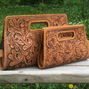 Grande pochette en cuir véritable façonnée à la main pour femmes |   Pochette de soirée artisanale à motif floral occidental en relief - Product Image 1