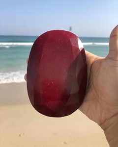 พลอยทับทิมรูปไข่ขนาดใหญ่สีแดงเข้ม ขัดเงาแบบคาโบชอง สำหรับทำเครื่องประดับ ตกแต่ง และบำบัดรักษา - Product Image 2