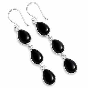 Boucles d'oreilles pendantes triple goutte en forme de diamant noir, serties d'une monture en alliage de zinc plaqué argent, faites à la main pour femme, style bohème, par un créateur - Product Image 1
