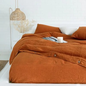 Juego de Edredón de Lino Color Naranja Rústico con Botones, Juego de Ropa de Cama Teñida en Color Sólido para el Hogar y el Dormitorio - Product Image 1
