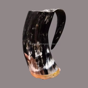 Taza con forma de cuerno Trinkhorn, artesanía ecológica de la India, estilo animal pulido, material orgánico, decoración para el hogar, hecha por Tayyab - Product Image 1