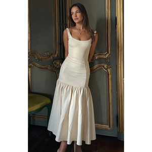 Robe midi sculptée à col dégagé et taille basse en popeline de coton, coupe sirène évasée, style corset à empiècements d'inspiration architecturale - Product Image 1