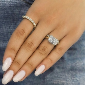 Anillo de Diamante Cultivado en Laboratorio con Corte Esmeralda de 3.66ct, con Engaste Tipo East West, Bicolor, Certificado, Anillo Solitario de Diamante Suelto, Joyería de Moda - Product Image 1