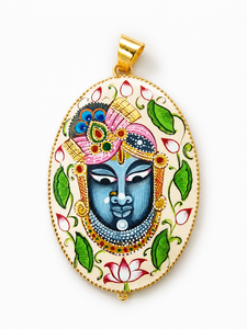Colgante de Plata de Ley 925 con Diseño de Krishna en Técnica Meenakari |   Colgante Devocional Pintado a Mano y Bañado en Oro - Product Image 1