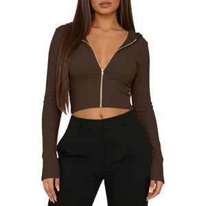 Nouveau haut court côtelé marron à capuche et fermeture éclair pour femme, manches longues, couleur unie, tricoté, respirant, pour l'automne, vente en gros, OEM ODM - Product Image 4