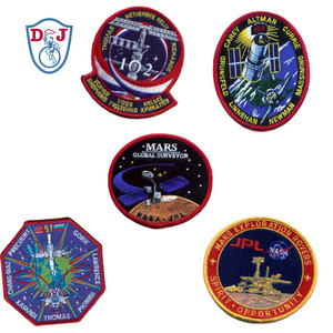 Nuevos Parches Bordados Personalizados con Diseño de Exploración Espacial y Astronautas para Adornos y Accesorios de Trajes Espaciales - Product Image 1