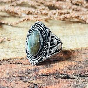 Anillo de Labradorita de Latón, Anillo Bohemio Tribal de Labradorita para Mujer, Joyería de Plata Oxidada Estilo Vintage, Venta al por Mayor - Product Image 5