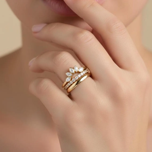 Anillo de compromiso elegante de oro puro de 10K y 14K con 5 piedras marquise curvadas y diamantes de laboratorio, estilo tiara, para boda - Product Image 4