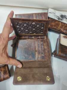 Juego de 4 carteras de cuero 100% genuino con estampados de animales, patrón de pelo de animal, cierre plegable vintage, cartera larga para uso diario. - Product Image 2
