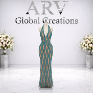Robe de sirène luxueuse en perles turquoise |   Robe de soirée à col halter en V profond |   Robe moulante en cristal de créateur, faite à la main, écologique, pour soirée - Product Image 2