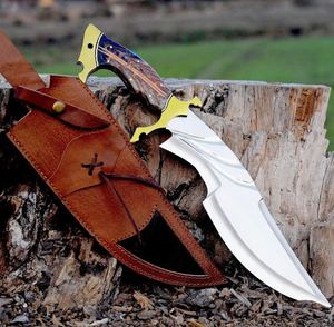 Couteau Bowie en acier carbone fait main sur mesure, manche en résine et laiton, bord partiellement dentelé, étui en cuir - Utilisation en camping et en extérieur, garantie 3 ans - Product Image 1