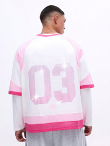 เสื้อฟุตบอลอเมริกันคุณภาพสูงแบบ OEM ปักโลโก้ด้วยเพชรเทียม ผ้าตาข่าย ทรงโอเวอร์ไซส์ ยูนิเซ็กส์ สไตล์ฮิปฮอป ผู้ผลิตเสื้อฟุตบอล - Product Image 2