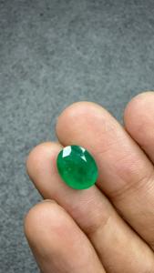 Émeraude naturelle zambienne de 3,51 carats, taille ovale, pierre précieuse verte de qualité supérieure pour bijoux fins, bague, pendentif, vente en gros - Product Image 4