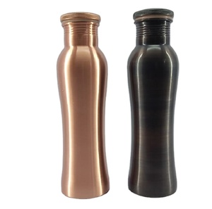 Bouteille d'eau en cuivre pur, design ergonomique incurvé, finition antique et polie, écologique, anti-fuite - Product Image 1