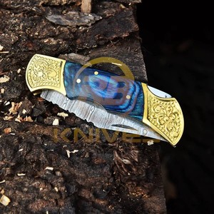 Couteau de chasse artisanal en acier Damas avec manche en bois de noyer, couteau de survie plein fil à lame intégrée pour le camping avec étui en cuir - Product Image 5