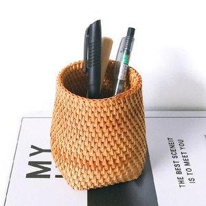 Estuche de ratán para lápices, organizador esencial para niñas, soporte para bolígrafos, contenedor de papelería trenzado a mano. - Product Image 2