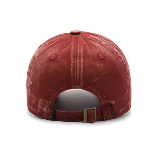 Gorra Snapback Roja de 6 Paneles con Diseño Desgastado y Rasgado, Unisex, Casual, para Adultos, Primavera/Verano, Color Sólido, Ajustable - Product Image 3