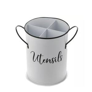 Support à ustensiles en métal émaillé blanc style ferme avec bordure noire, panier de rangement décoratif en fer à 4 compartiments pour cuisine, vente en gros - Product Image 1