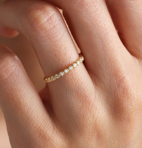 Anillo de Compromiso con Bisel Redondo y Corte Brillante, Anillo de Boda de Eternidad Completa con Diamante Moissanita, Chapado en Oro Amarillo, para Usar en Cualquier Ocasión - Product Image 5