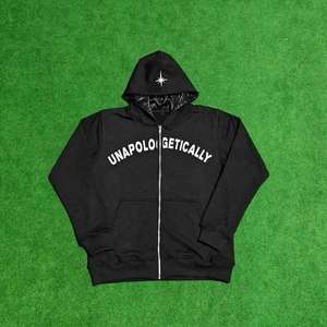 เสื้อฮู้ดดี้คุณภาพสูงแบบ unisex ผ้าฝ้าย 100% สำหรับฤดูหนาว มีกระเป๋า  ปักโลโก้ได้ตามต้องการ ผ้าฟลีซ ระบายอากาศได้ดี สไตล์สตรีทแวร์ - Product Image 2