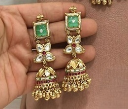 Elegante y de la mejor calidad, inspirado en Sabyasachi, hecho a mano, chapado en oro sobre latón, con finas perlas de imitación Kundan Polki, estilo Rajwadi para fiestas. - Product Image 2