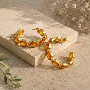 Boucles d'oreilles créoles plaquées or avec citrine jaune - Bijou artisanal bohème tendance - Pierre de naissance de novembre - Cadeau de bijoux minimalistes - Product Image 1