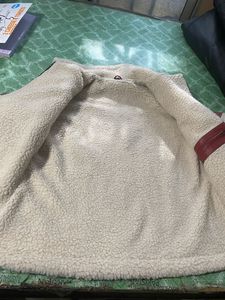 Chaqueta de cuero con forro de piel para hombre, estilo casual de invierno, con cuello alto, cierre de cremallera y logo frontal, ideal para Navidad (estilo Papá Noel) - Venta al por mayor de Furat Leathers - Product Image 4