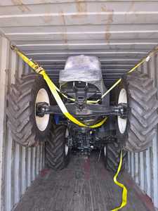 Tractor agrícola de tamaño mediano de 45HP a 65HP con implementos resistentes para campos - Product Image 2